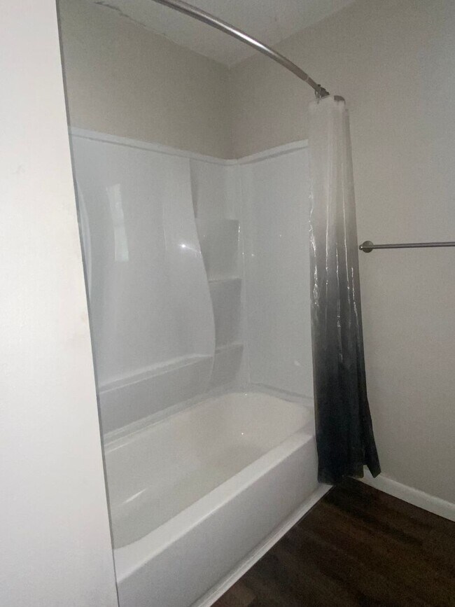 Building Photo - 3 BEDROOM NEAR SCOTT & WHITE