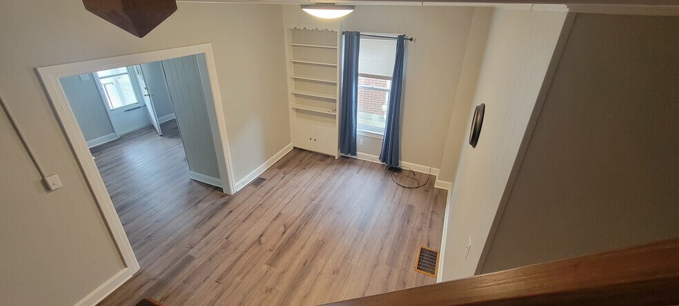 Building Photo - 11013B Coffman Ave