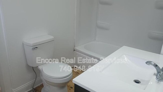 Building Photo - 128 S 21st St