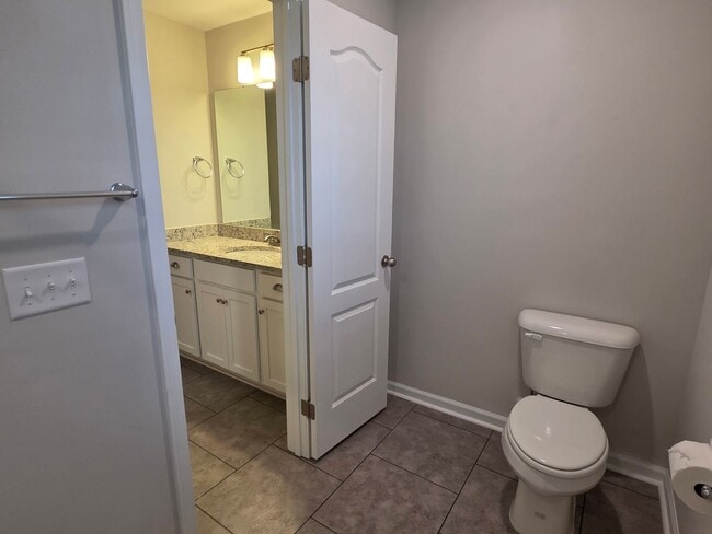 Building Photo - 57 Oakmont Dr