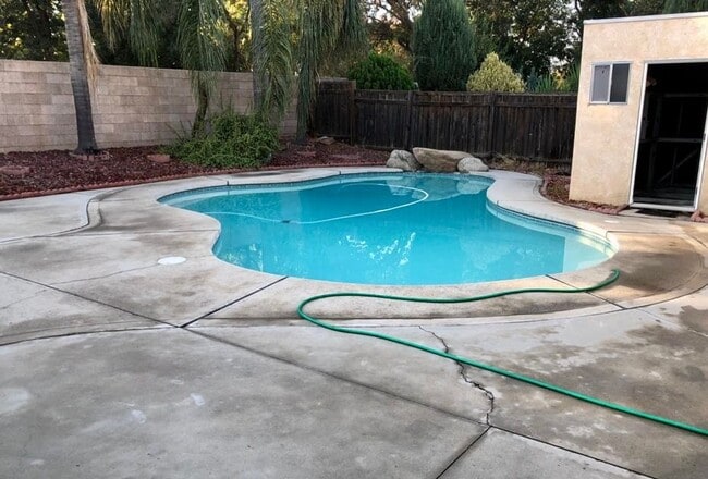 Building Photo - $2,450 Shields & Clovis 3 Bed/ Swimming Pool, Judy Ave.