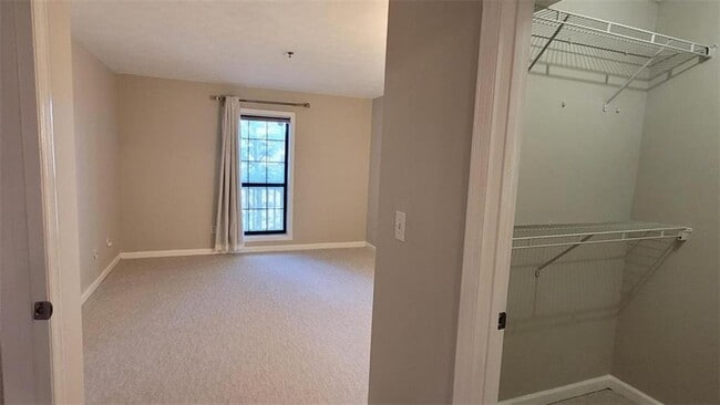 Building Photo - 4684 Vinings Central Run SE