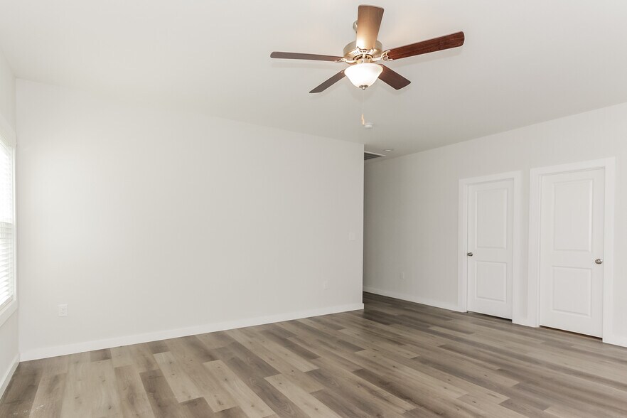 Building Photo - 3028 Celia Ave