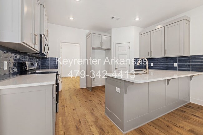Building Photo - Brand New Duplex in Fayetteville!