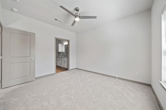 Building Photo - 691 Union Chapel Rd