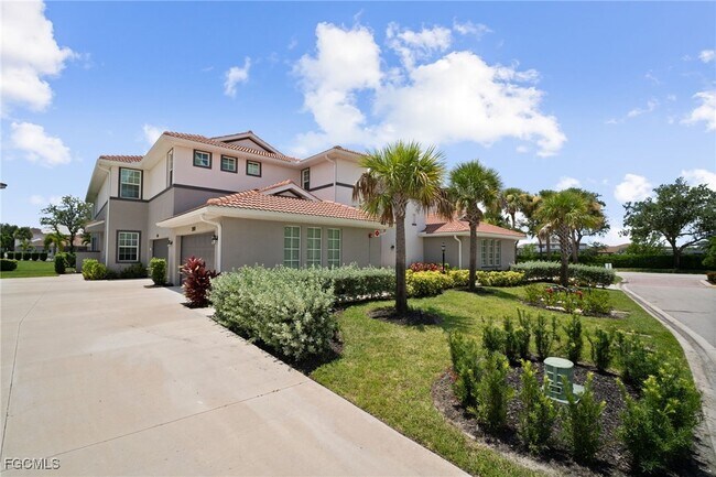 Building Photo - 12000 Santaluz Dr
