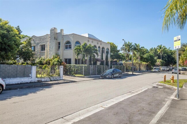 Building Photo - 86 NE 50th Terrace