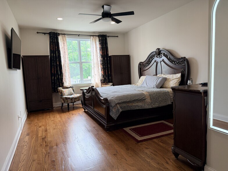 Building Photo - 9 Briar Ridge Dr