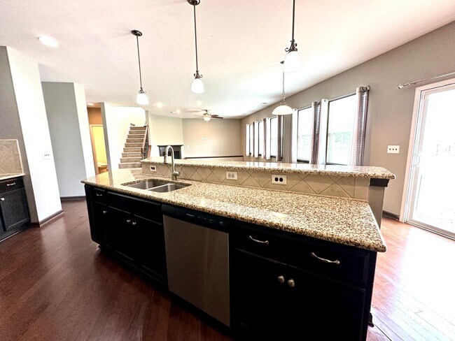 Building Photo - 8019 Kelburn Ln