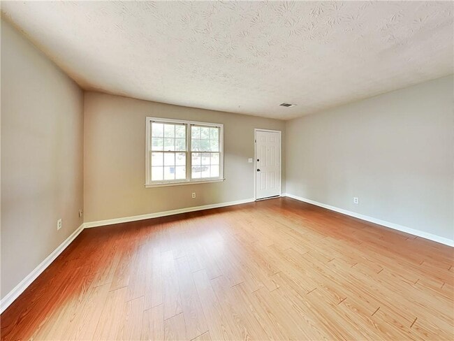 Building Photo - 448 Charleston Ln