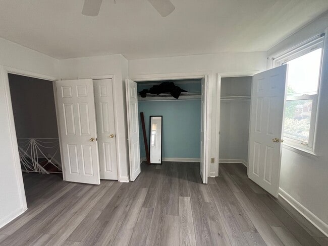 Building Photo - 3 bed room 1.5 bath