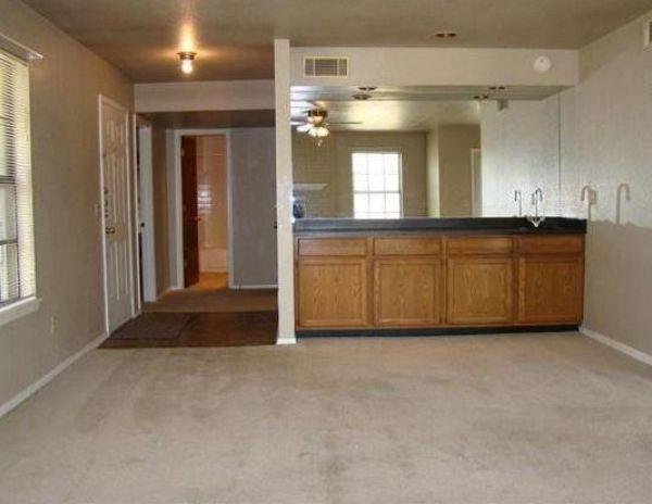 Building Photo - 4400 Hemingway Dr