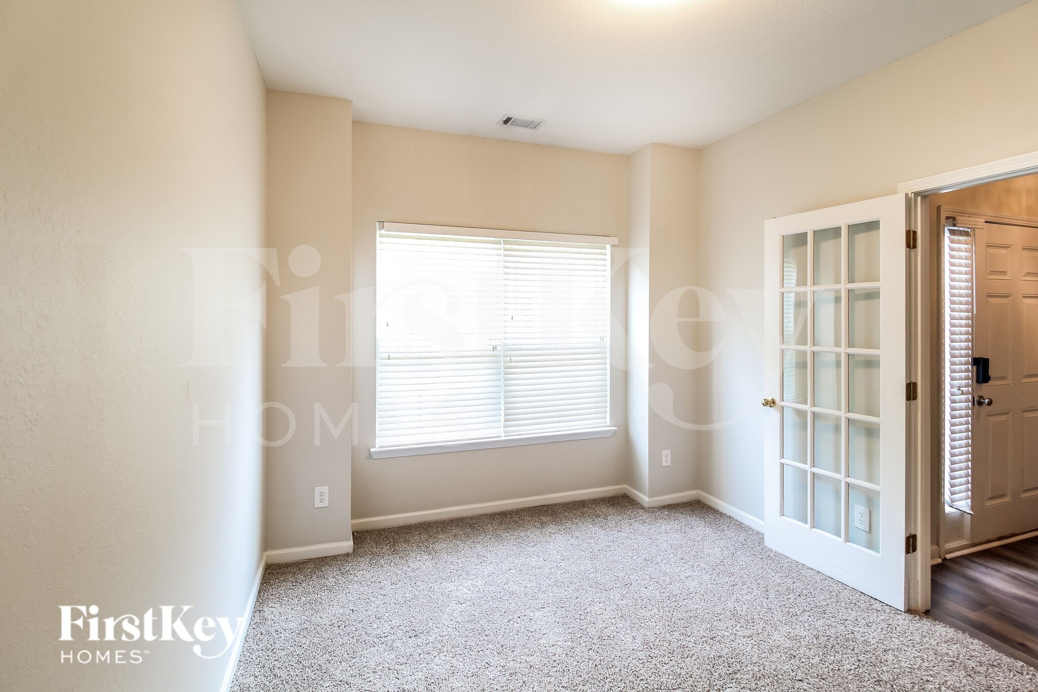 Building Photo - 243 Brookview Dr