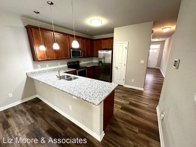 Building Photo - 4 br, 2.5 bath House - 200 Seasons Circle ...