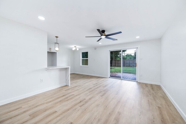 Building Photo - 5730 Alvarado Dr
