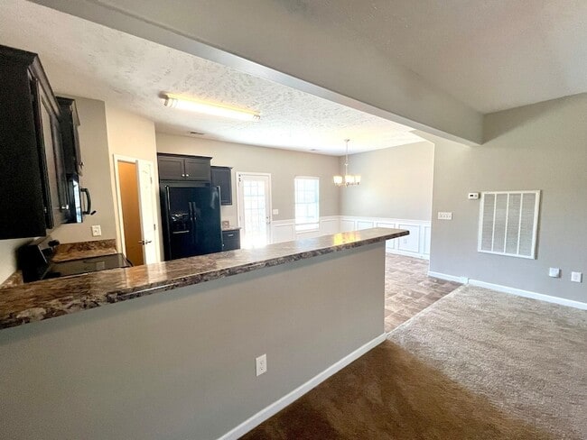 Building Photo - 5305 Tony Lama Ln