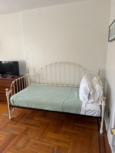 Bedroom #1 - 373 4th St