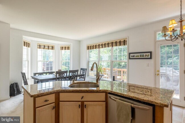Building Photo - 536 E Boxborough Dr
