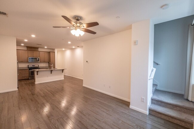 Building Photo - Modern 3-Story Townhome with 3 Bedrooms & 3 Baths – Prime North San Jose Location