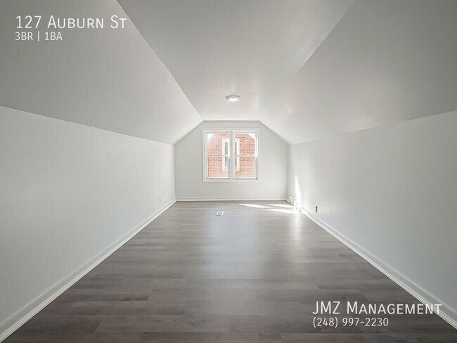 Building Photo - 127 Auburn St