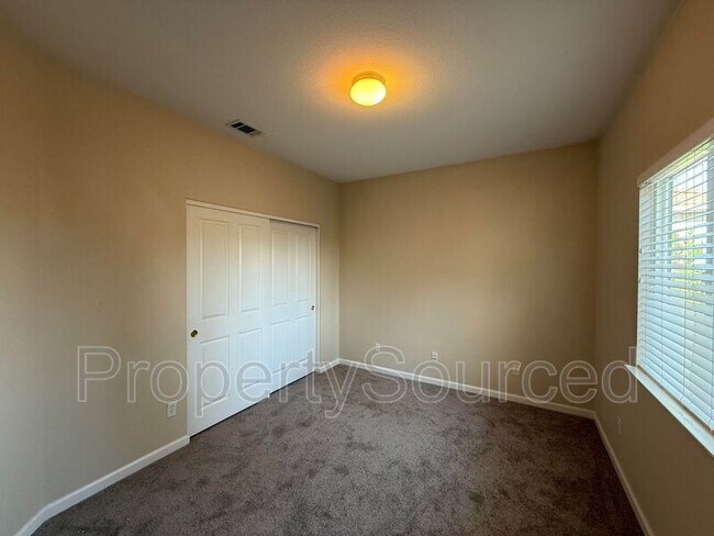 Building Photo - 2080 Picadilly Ct