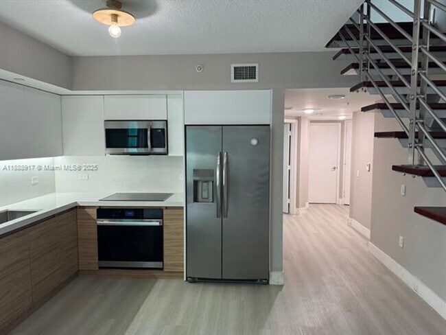 Building Photo - 41 SE 5th St