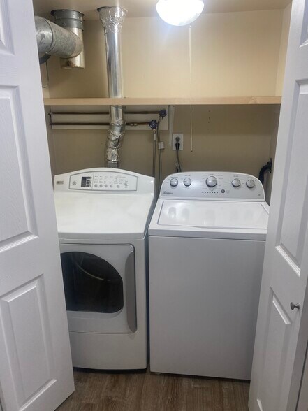 Building Photo - 15468 Pennock Ln