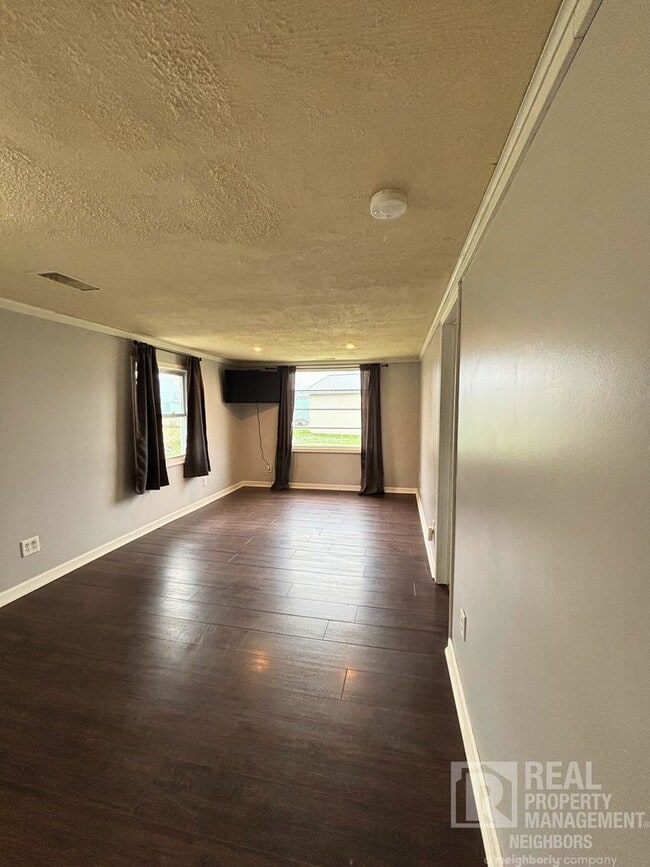 Building Photo - Spacious 2 Bed, 1 Bath Home in Alto, MI