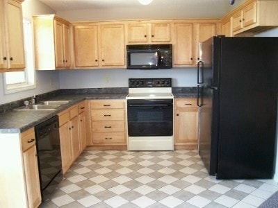Kitchen - Lookout Mountain Apartments