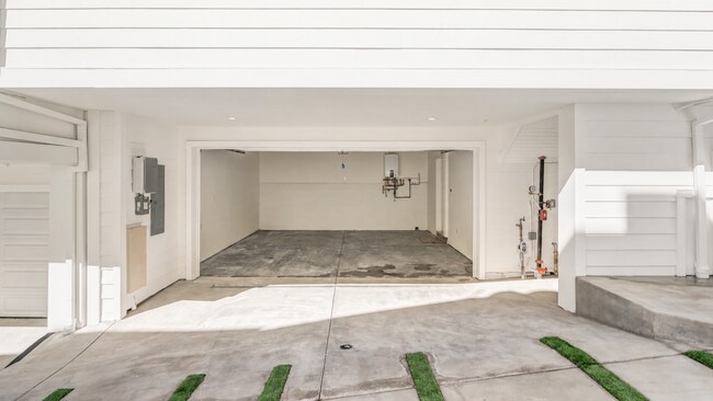 Building Photo - 1819 Westholme Ave