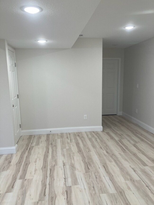 Building Photo - 5 Ram Ct