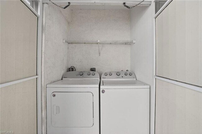 Building Photo - 1165 Mainsail Dr