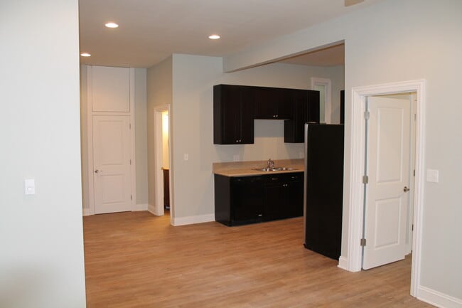 Large family room - 132 N 3rd St