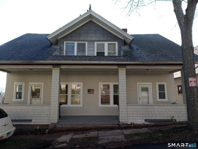 Building Photo - 105 Hillside Ave