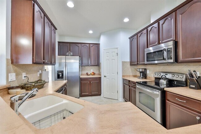 Building Photo - 823 Seminole Sky Dr