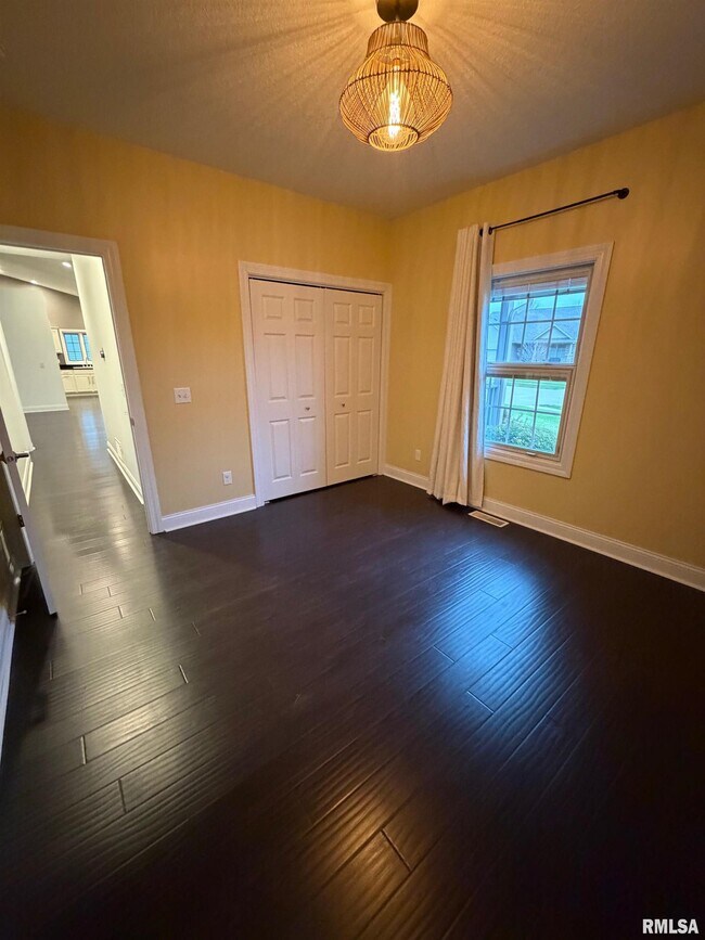 Building Photo - 2625 E 56th Ct