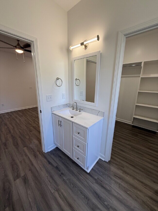 Building Photo - Brand New Luxury Condo - 2 Bedroom 2 Bathroom