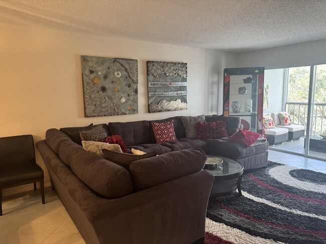 Building Photo - 14111 Royal Vista Dr