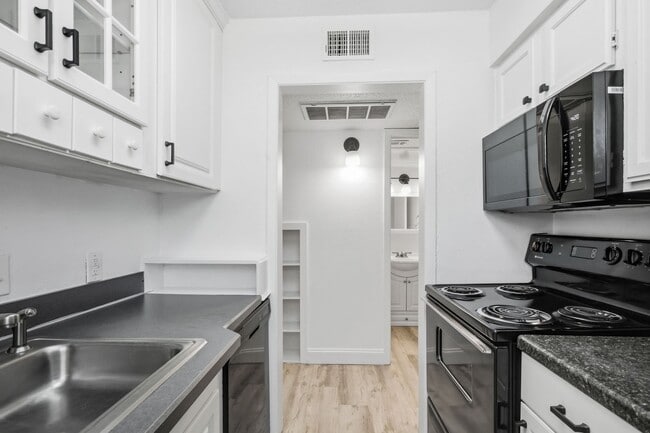 Building Photo - 2729 Hurstview Dr