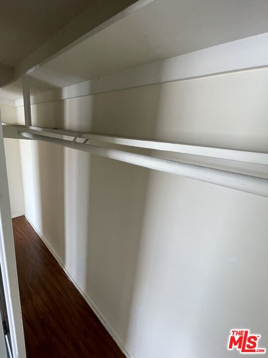 Building Photo - 205 S Elm Dr
