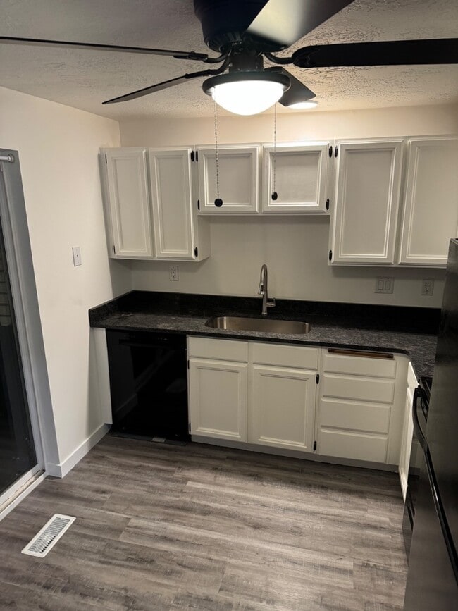 Building Photo - 5579 S 2800 W