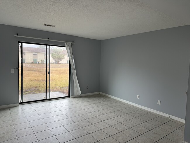 Building Photo - 901 Olmstead Dr