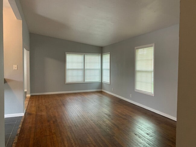 Building Photo - 5934 Lucille Dr