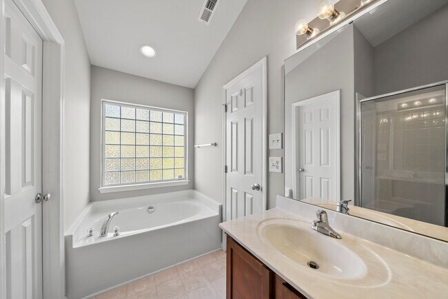 Building Photo - 2615 Wyntercrest Ln