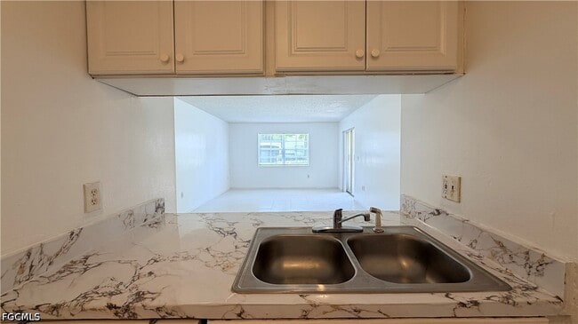 Building Photo - 3407 Winkler Ave