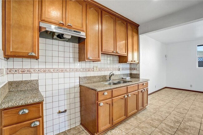 Building Photo - 313 N Hicks Ave