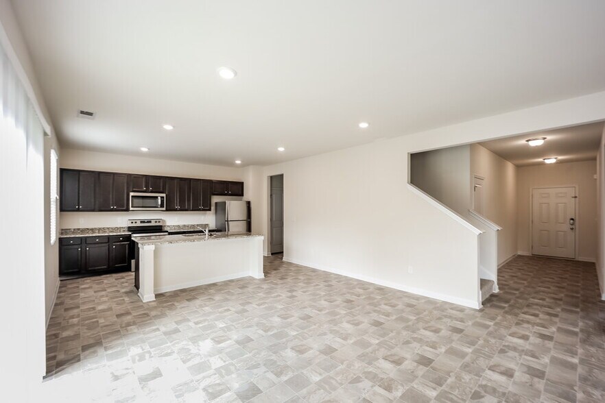 Building Photo - 568 Overo Dr