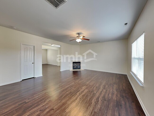 Building Photo - 267 Flanders Dr