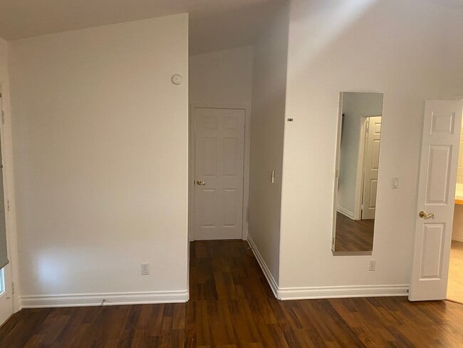 Building Photo - NW!! Single Story!! No Carpet!! No HOA!! B...