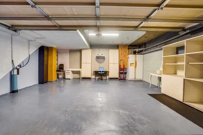 Building Photo - 1128 22nd St